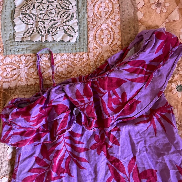 One shoulder tropical floral top, old navy, size medium - Picture 2 of 5